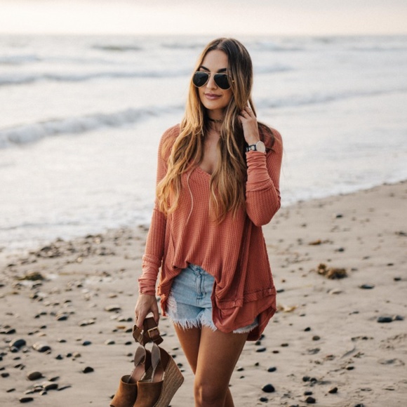 Free People Tops - Free People Thermal Laguna Top w/ thumbholes